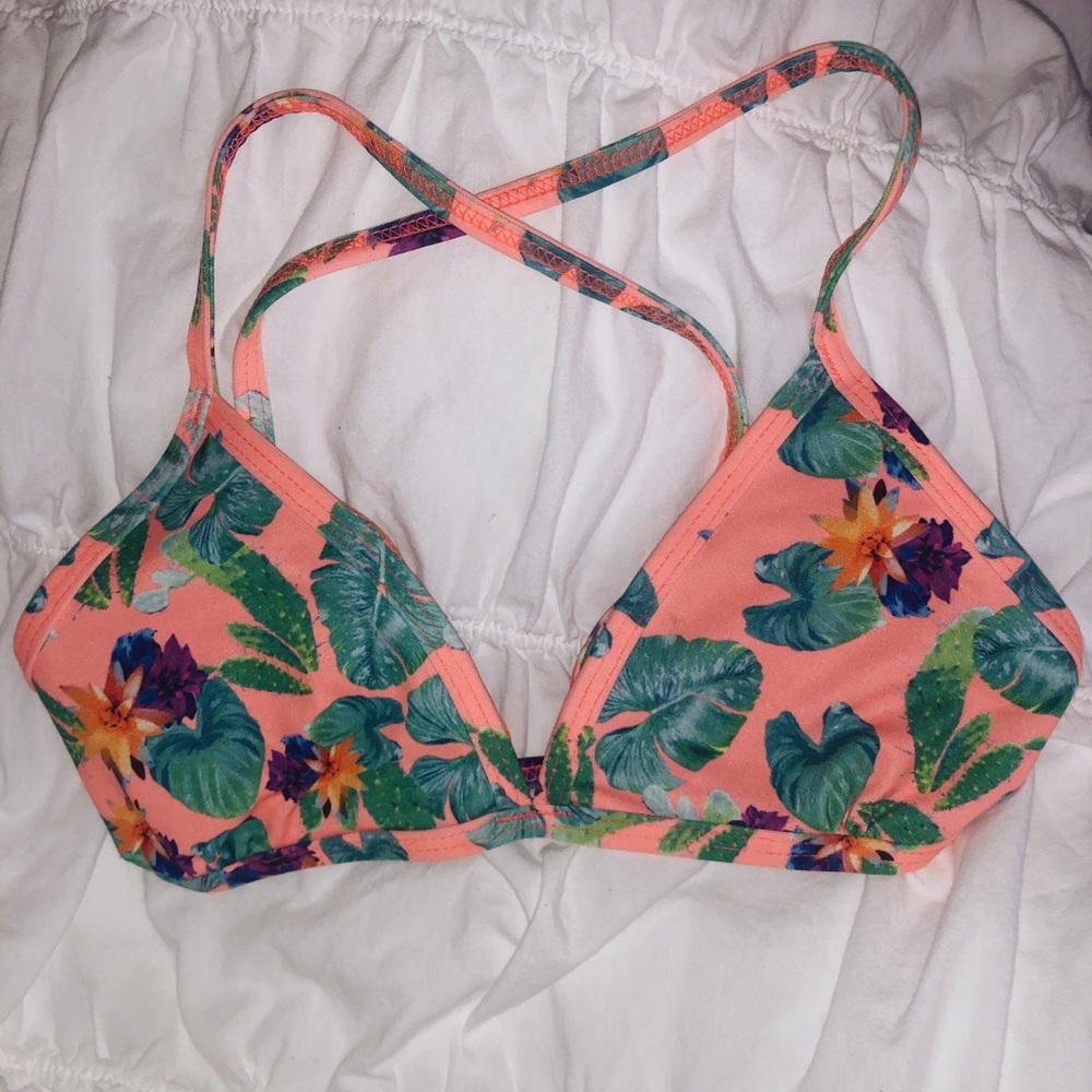 jolyn taos triangle top (rare)